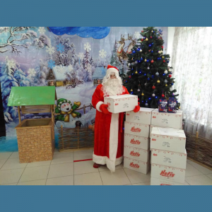 Și în acest an copiii din instituțiile de educație timpurie din subordirea Direcției educație, tineret și sport sectorul Centru se bucură de cadourile de Crăciun oferite cu mult drag de Primăria municipiului Chișinău. Mulțumim mult!
