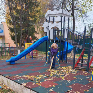 Activități de salubrizare și amenajare a teritoriilor instituțiilor educaționale efectuate pe parcursul săptămânii de 11-17 noiembrie 2024
